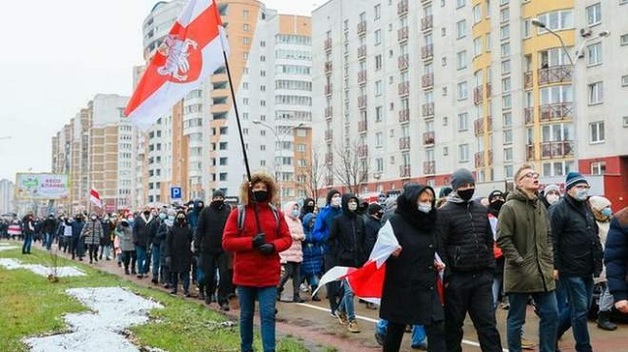 Задержания, водометы и автозаки: что происходит в Беларуси сегодня