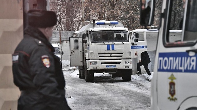 «У нас нет воды, нас не водят в туалет»