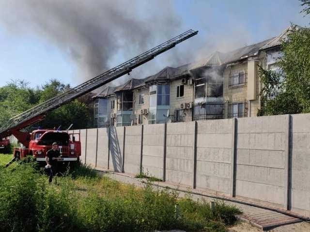 В Мелитополе горят элитные дома