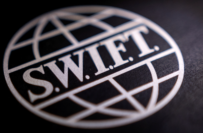 В Совфеде спрогнозировали последствия отключения России от SWIFT