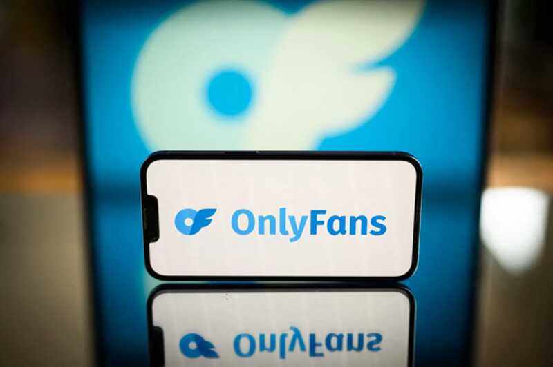 Модель с OnlyFans угощает своих поклонников «пережёванной» пищей и зарабатывает сотни тысяч