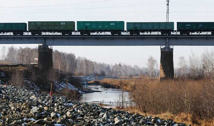 В Самарской области на железнодорожном мосту произошел взрыв