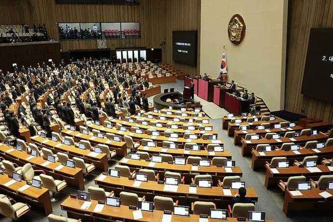 Парламент Южной Кореи отверг предложение об отставке президента