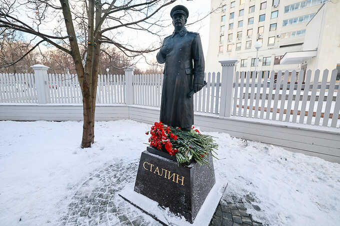 В Вологде установили памятник Сталину: вызывающая дебаты инициатива