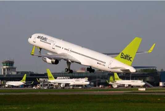 Авиакомпания airBaltic сталкивается с финансовыми потерями, которые ставят под сомнение её будущее