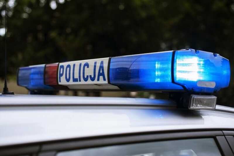 В Польше на пляже обнаружили подростка, который был пьян и избит