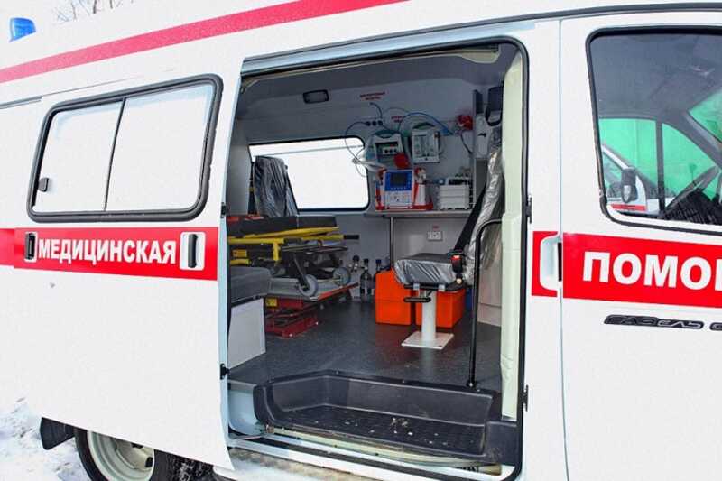 Полиция выясняет обстоятельства, приведшие к падению девочки из окна в Югре