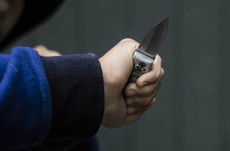 В Иркутской области подросток напал на друзей с ножом и поджёг дом