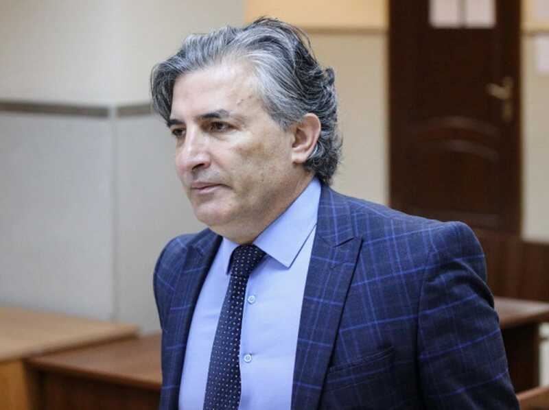 Адвокат Эльман Пашаев попытался избежать ответственности на фронте