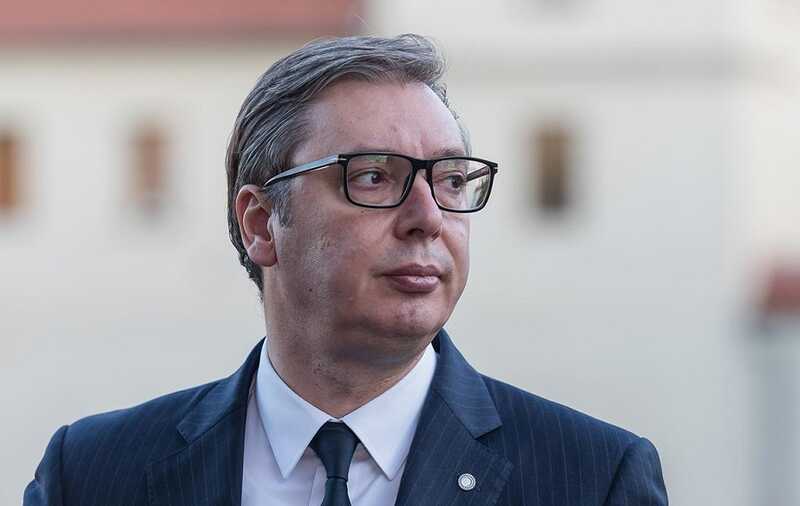 Президент Сербии Александр Вучич пообещал блокировать сделки по поставкам оружия для Украины