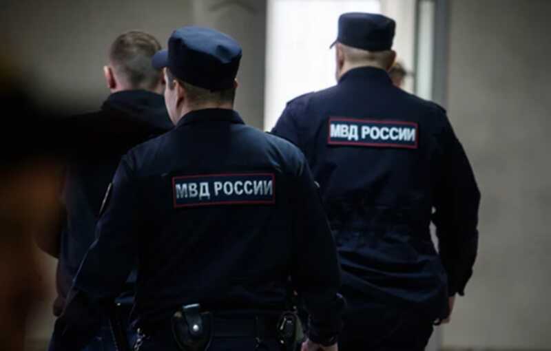 В Екатеринбурге перед проведением обысков были задержаны журналисты из URA.RU