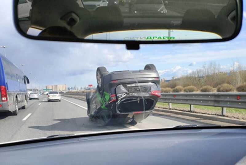 В Санкт-Петербурге на КАД случилась авария с участием двух автомобилей