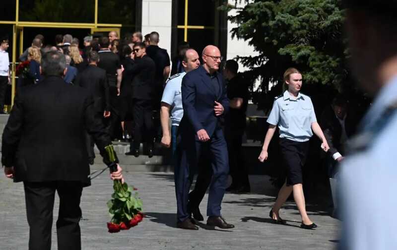 РИА Новости опровергли заявления о том, что глава государства отправил венок на церемонию прощания со Старовойтовым