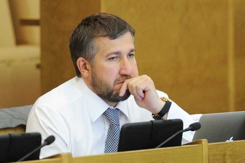 Деньги депутата Григория Аникеева ушли в Дубай: схема развалилась после ареста посредников