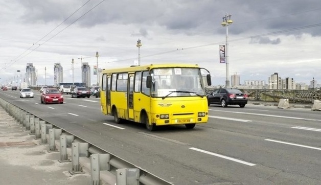 В столице заметили маршрутку без тормозов