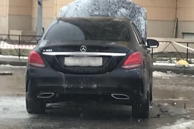 Неизвестные взорвали Mercedes-Benz владельца автомойки в Ростове-на-Дону