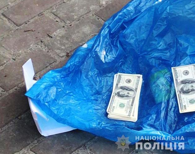 На Киевщине при получении $5 тысяч взятки задержан депутат облсовета