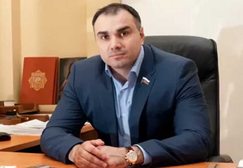 Бывший депутат Законодательного собрания Кировской области избил женщину в присутствии ребенка
